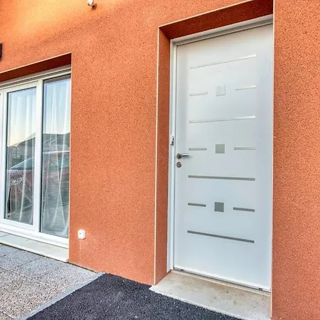 Casa de Férias Le Nid Familial De Maison Neuve Proche 6 Pers